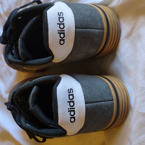 Adidas shoes for Men. Size 10. - Picture 4 of 7